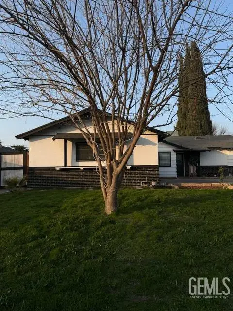 3712 WOOD LN, Bakersfield, CA 93309 - Image #3