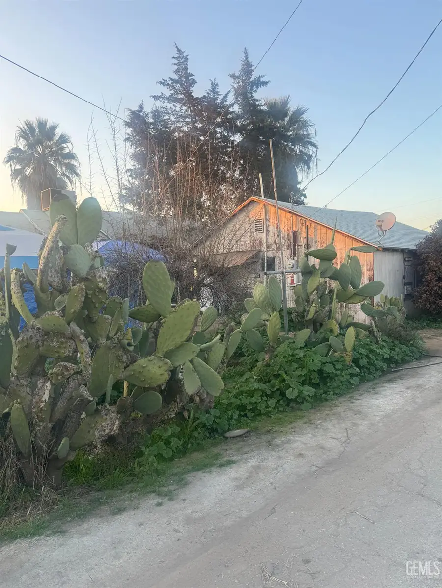 131 W 3RD STREET, Buttonwillow, CA 93206 - #3