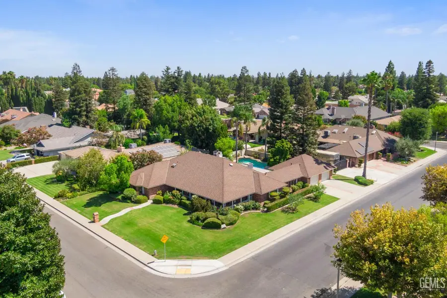 7705 CALLE CERCA, Bakersfield, CA 93309 - Image #2