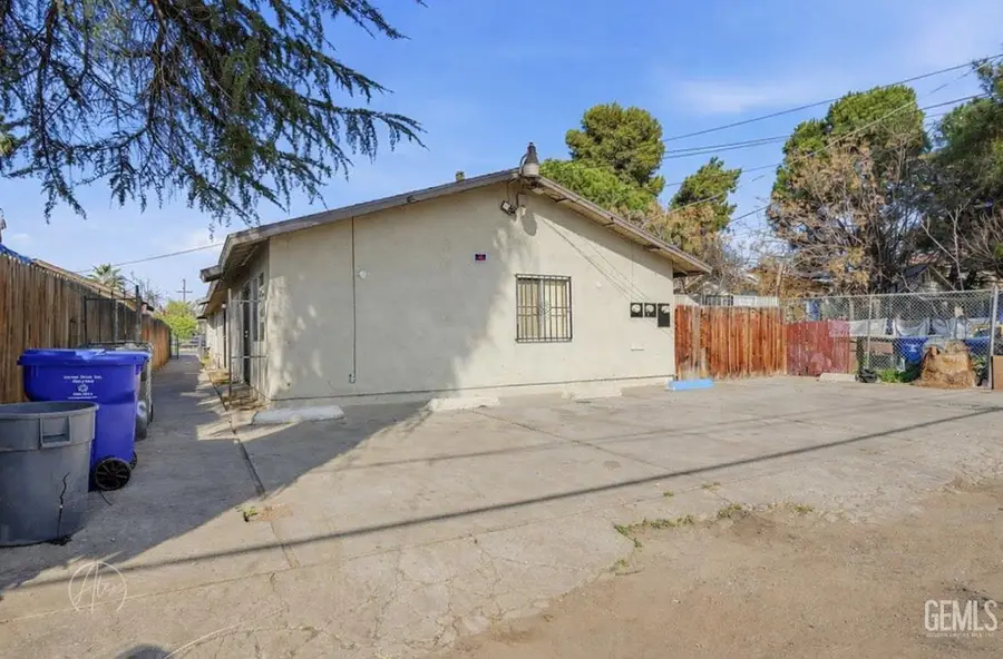 505 WOODROW AVENUE, Bakersfield, CA 93308 - #3