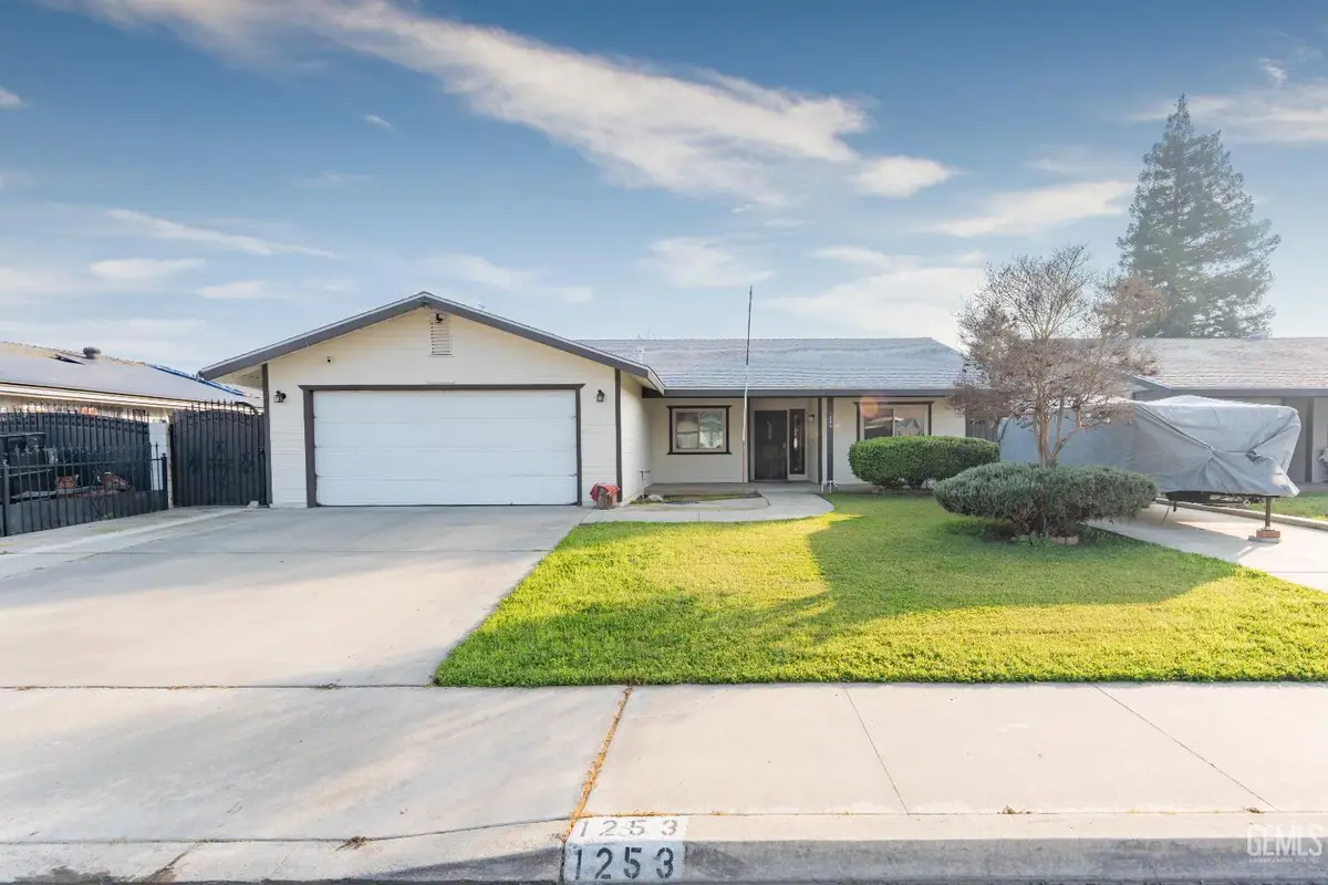 1253 W JEAN AVENUE, Porterville, CA 93257 - #1