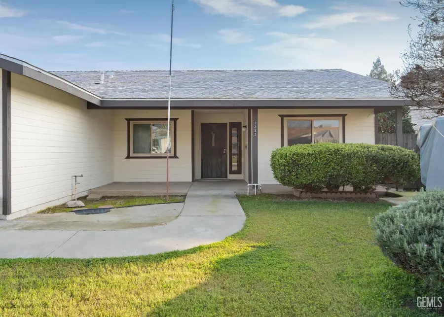 1253 W JEAN AVENUE, Porterville, CA 93257 - #3
