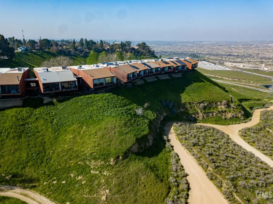 4200 BOISE STREET #16A, Bakersfield, CA 93306 - #3