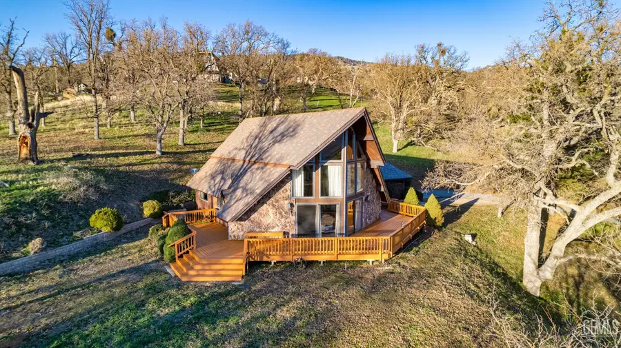 24450 OAKTREE COURT, Tehachapi, CA 93561 - Image #3