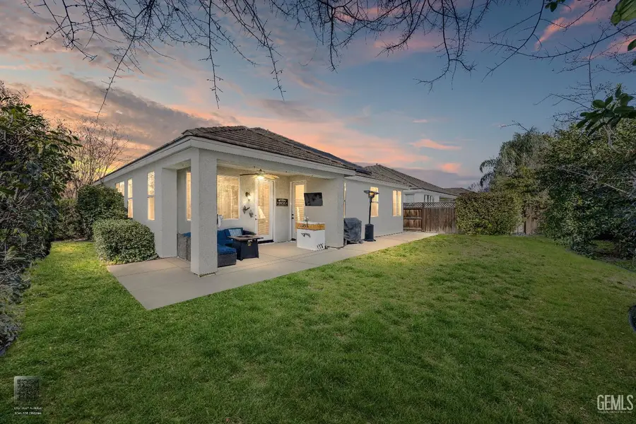 334 HOLLYHILL DRIVE, Bakersfield, CA 93312 - Image #2