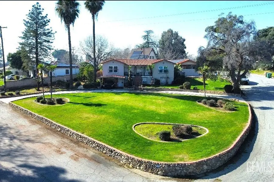 2880 N INYO STREET, Bakersfield, CA 93305 - Image #2