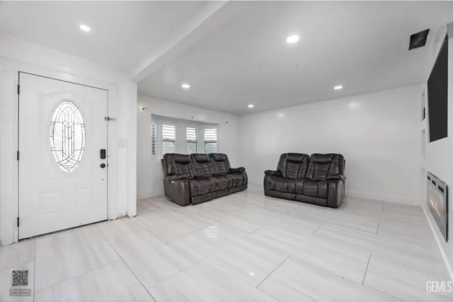 2705 COLLEEN STREET, Bakersfield, CA 93309 - Image #3