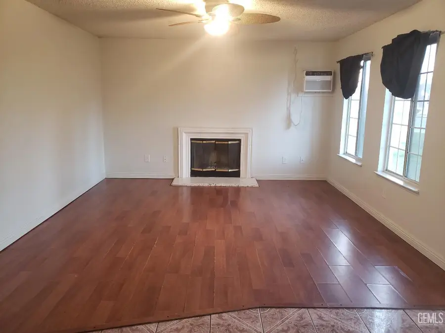 285 E ASH AVENUE, Shafter, CA 93263 - Image #3