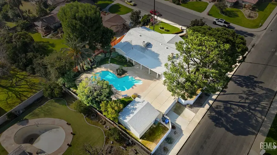 200 EL TOVAR COURT, Bakersfield, CA 93309 - Image #3