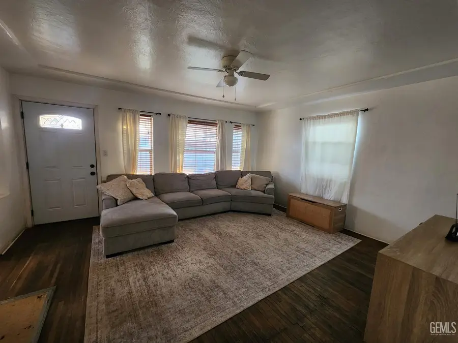 2106 MONTEREY STREET, Bakersfield, CA 93305 - Image #2