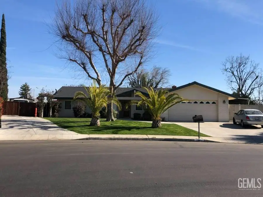 1304 MANNING STREET, Bakersfield, CA 93309 - Image #3