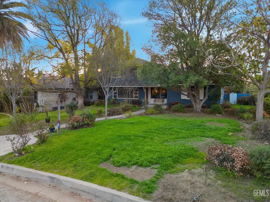 3314 LA CRESTA DRIVE, Bakersfield, CA 93305 - Image #2