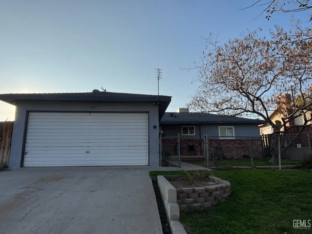 2204 LYNWOOD STREET, Bakersfield, CA 93306 - Image #1