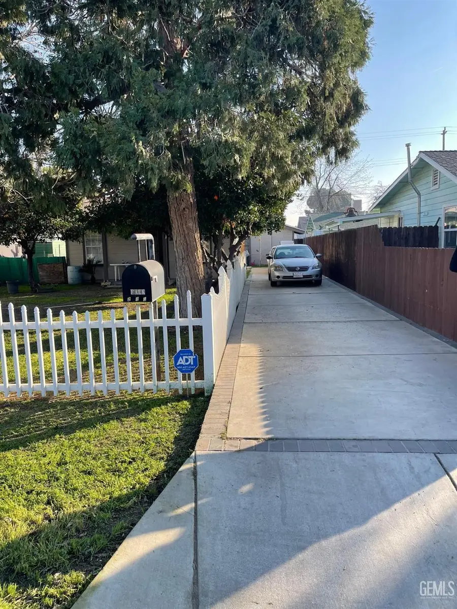 215 HARDING AVENUE, Bakersfield, CA 93308 - #3