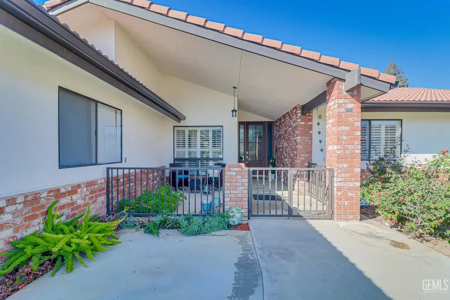 6413 GINA COURT, Bakersfield, CA 93308 - Image #2