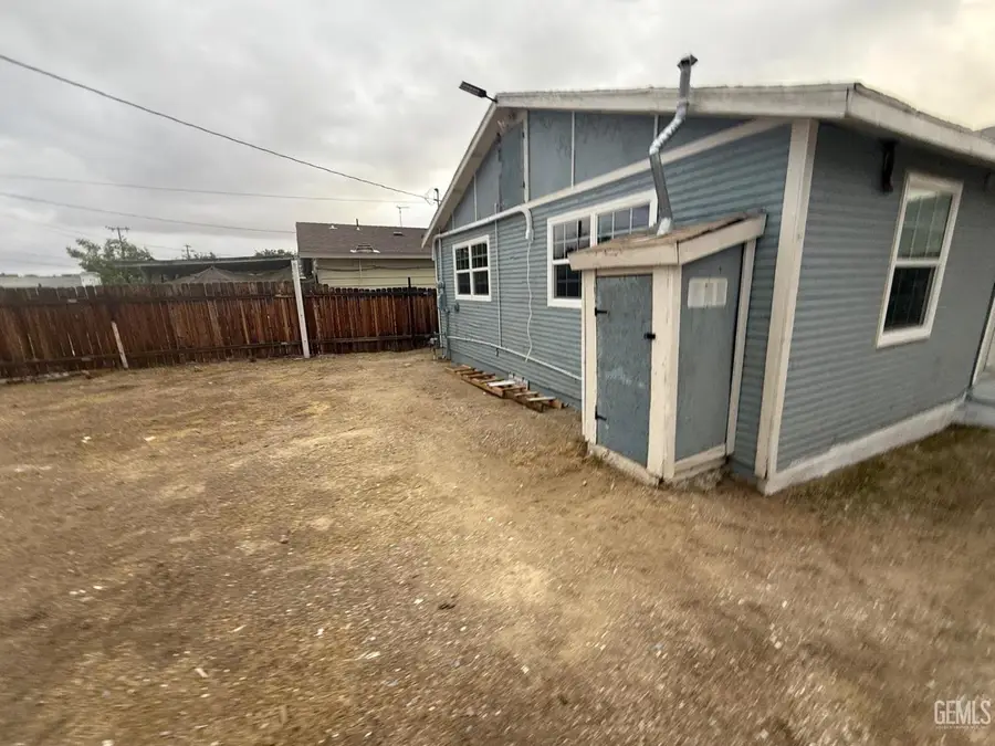 207 ADAMS STREET, Taft, CA 93268 - #2