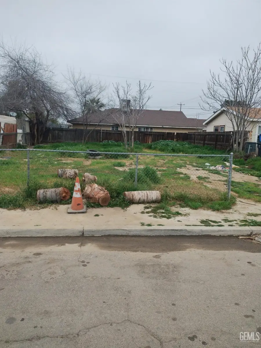 904 CURTIS DRIVE, Bakersfield, CA 93307 - #2