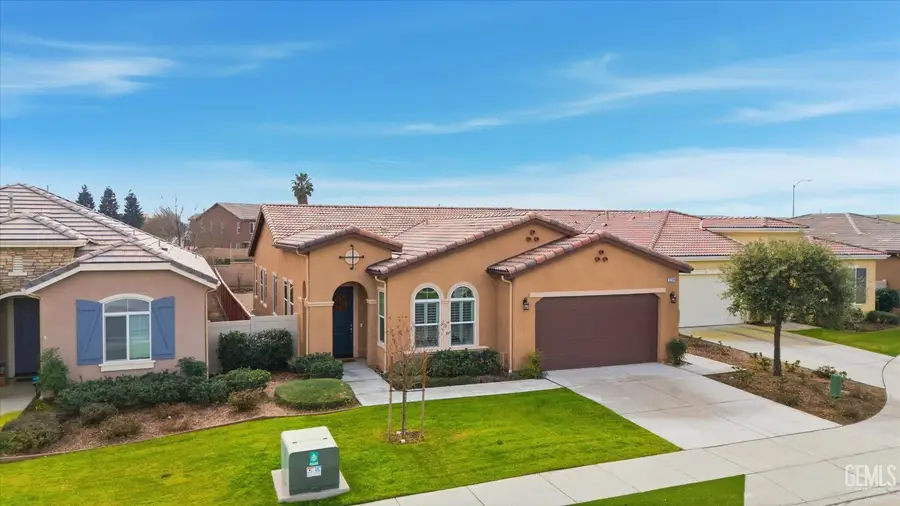 9709 RICHLAND HILLS LANE, Bakersfield, CA 93306 - Image #2