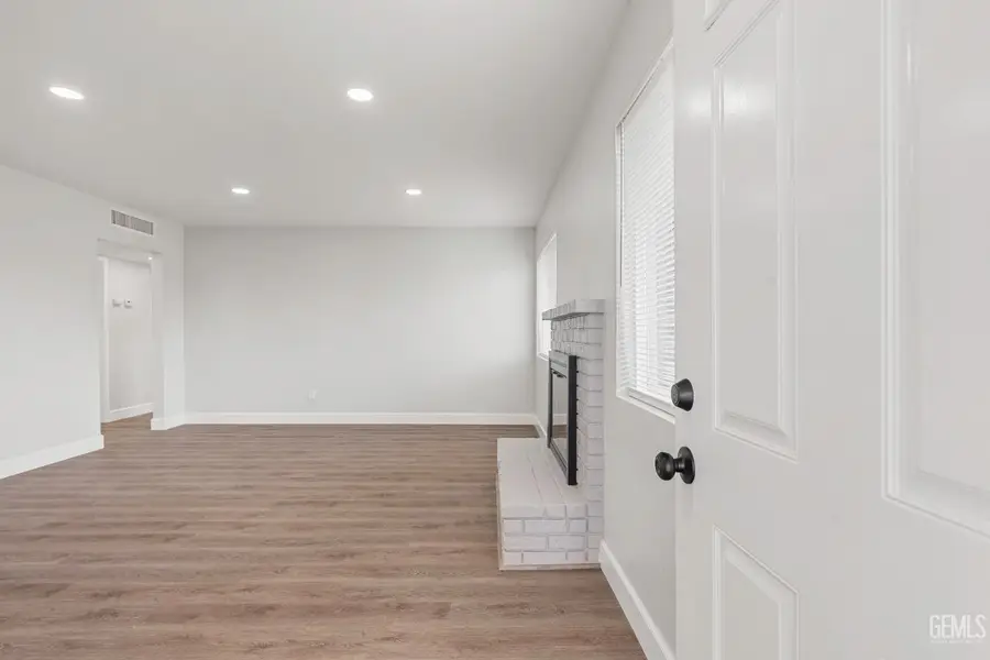 3701 WENATCHEE AVENUE, Bakersfield, CA 93306 - #2