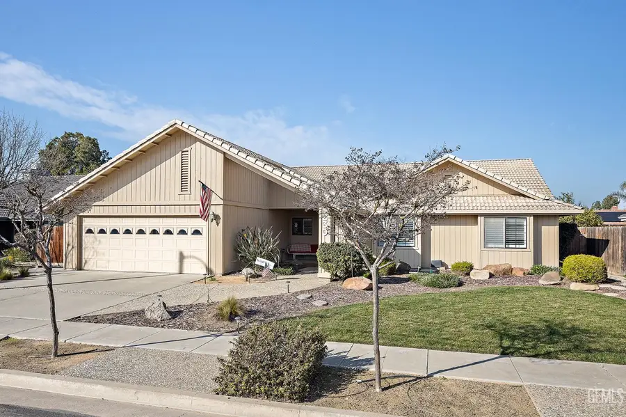 230 W ASH, Hanford, CA 93230 - Image #2