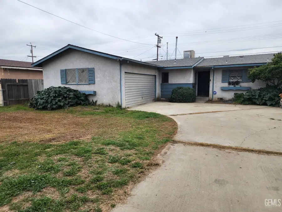 1321 CARSON AVENUE, Bakersfield, CA 93304 - Image #2