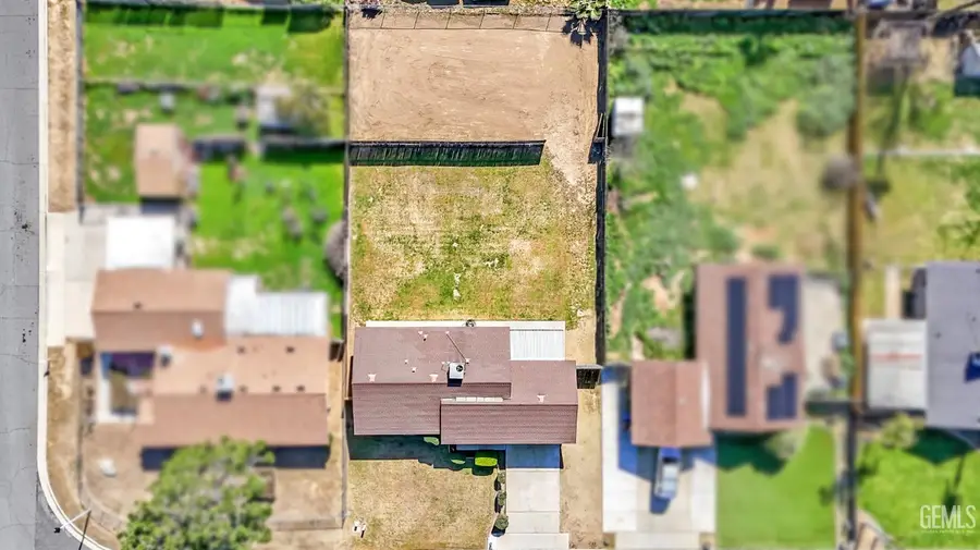 10505 MICHELE AVENUE, Bakersfield, CA 93312 - #2