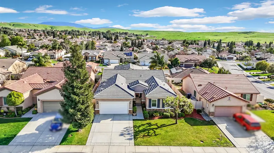 14011 SANDSTONE PEAK DRIVE, Bakersfield, CA 93306 - #2