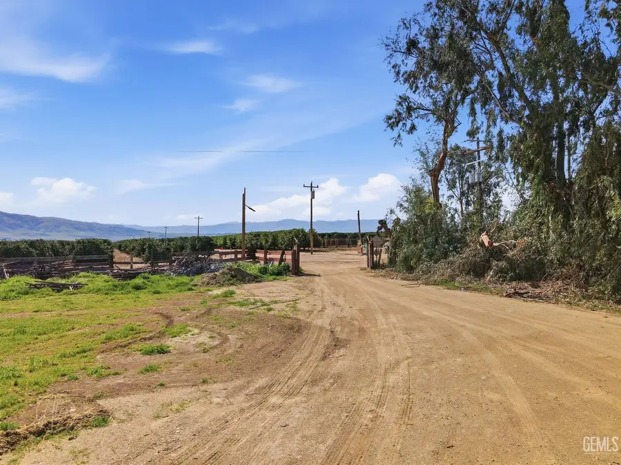 6461 NEUMARKEL ROAD, Bakersfield, CA 93307 - #3