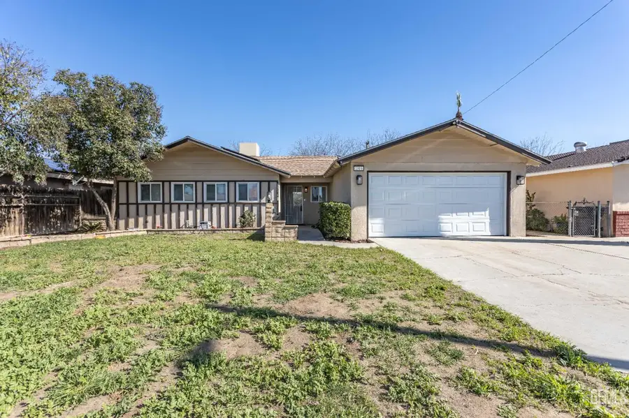 2316 SANDPIPER ROAD, Bakersfield, CA 93309 - #2