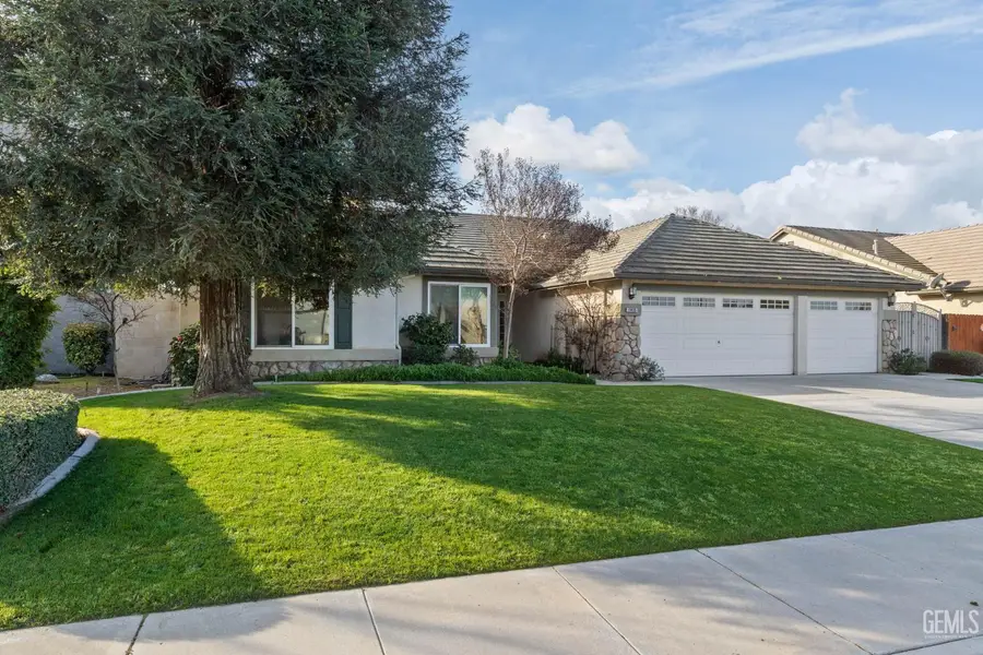 11415 MERCATELLO AVENUE, Bakersfield, CA 93312 - #2
