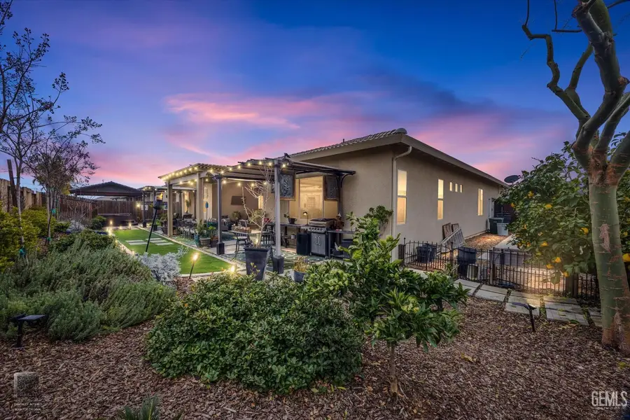 9106 DEL PALMA DRIVE, Bakersfield, CA 93314 - #2