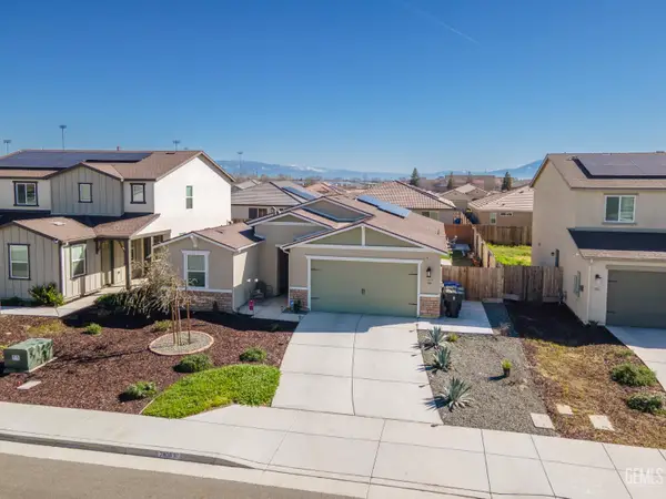 7808 MARTIAN RIVER STREET, Bakersfield, CA 93311