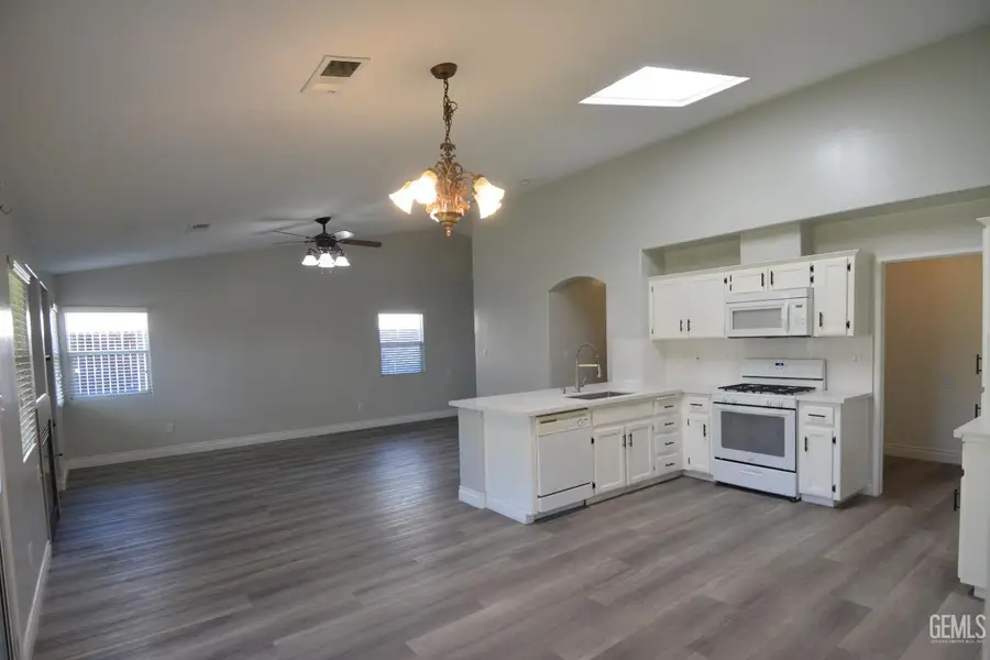 6011 ONEIDA FALLS DRIVE, Bakersfield, CA 93312 - #3