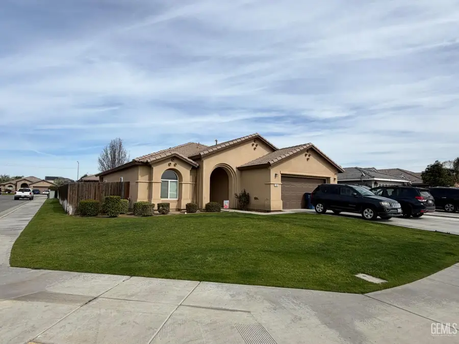 600 VANCLUSE BAY DRIVE, Bakersfield, CA 93307 - #2