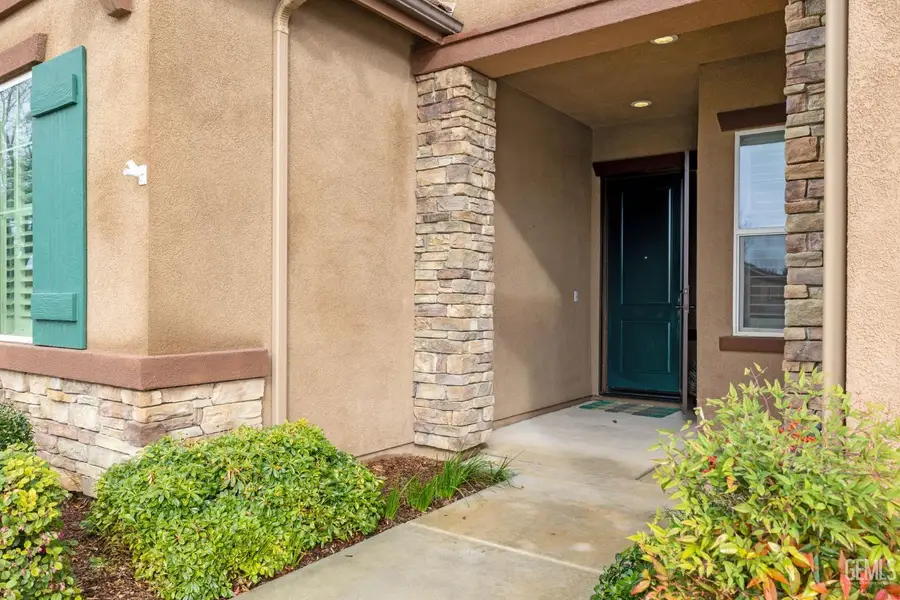 6411 LISBON PLACE, Bakersfield, CA 93306 - #2