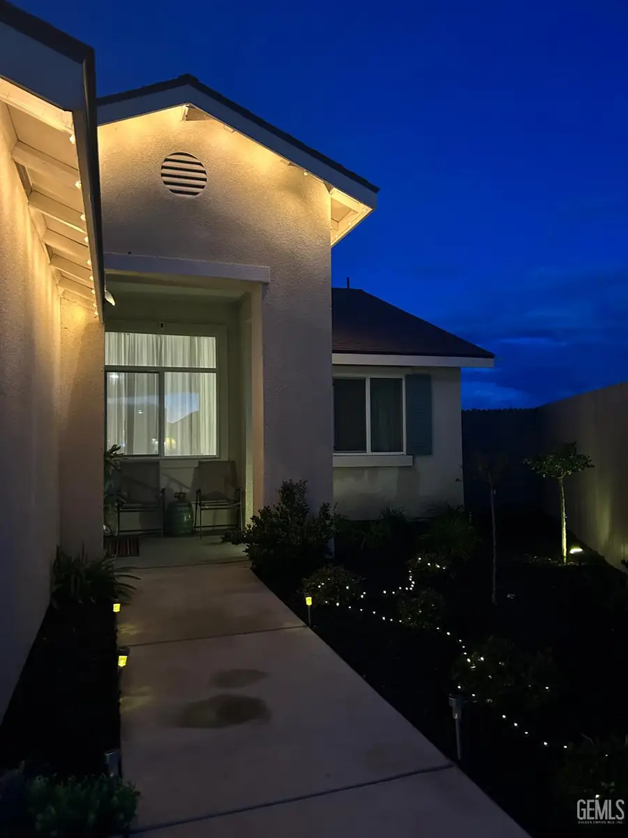 7307 MILLERS POINT LANE, Bakersfield, CA 93307 - #3