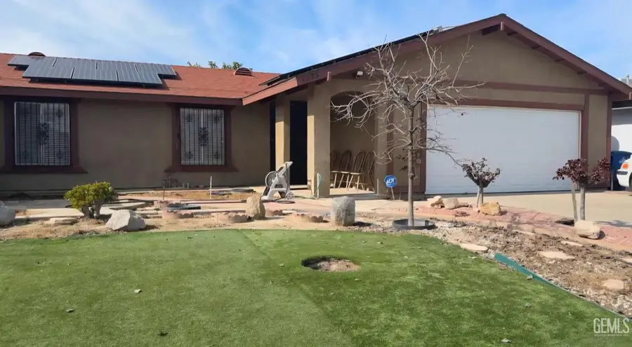 1825 ROBINSON STREET, Delano, CA 93215 - #2