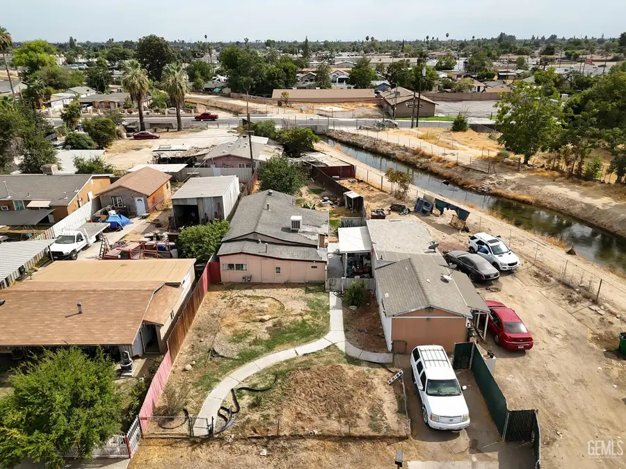 1017 CURTIS DRIVE, Bakersfield, CA 93307 - #3