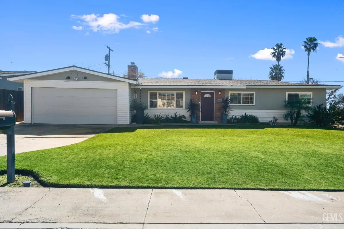 2701 RENEGADE AVENUE, Bakersfield, CA 93306 - #1