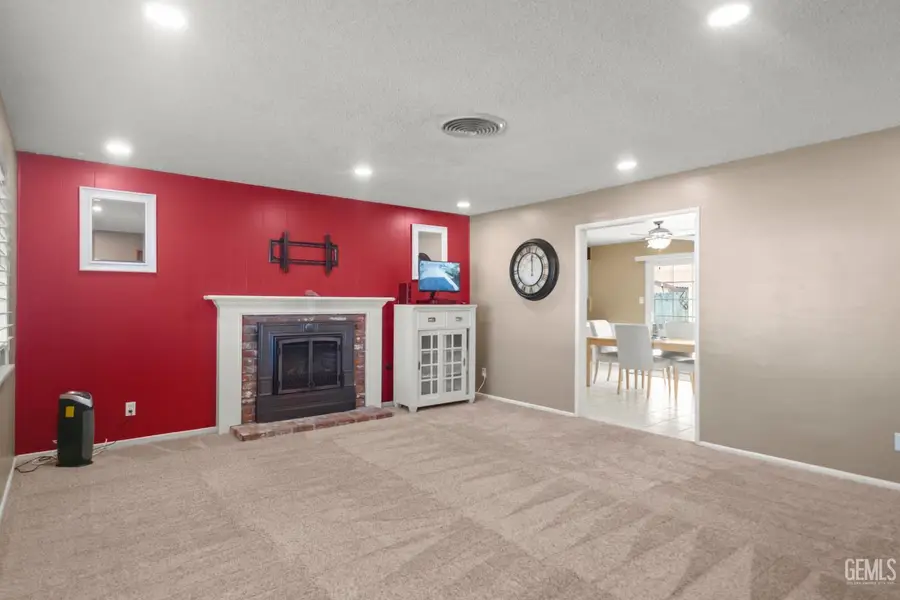 2701 RENEGADE AVENUE, Bakersfield, CA 93306 - #2