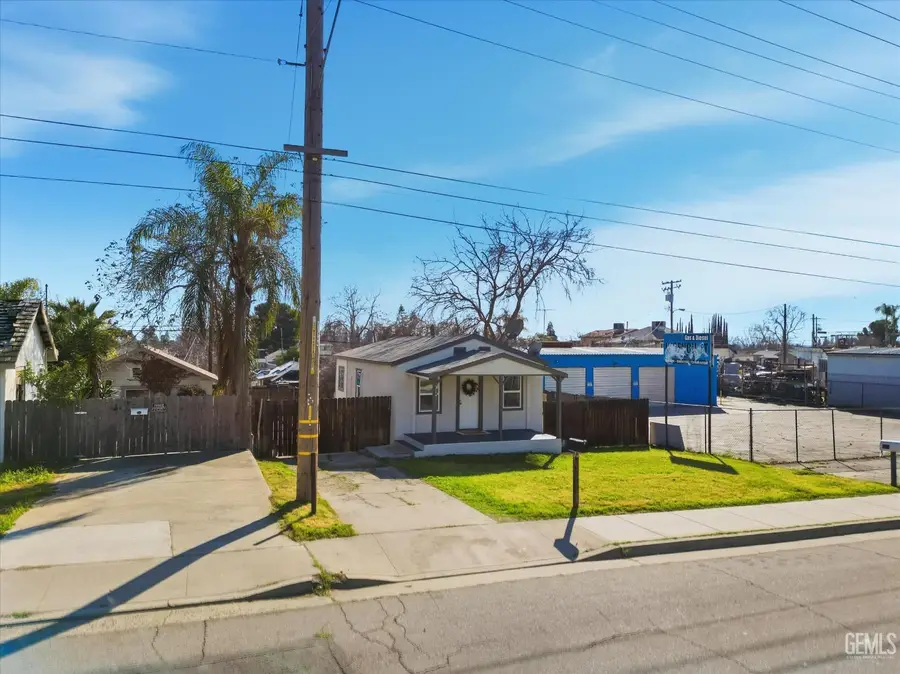 317 COLUMBUS STREET, Bakersfield, CA 93305 - #2