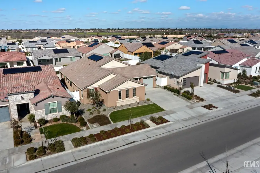 14706 PEMBERLEY PASSAGE AVENUE, Bakersfield, CA 93311 - #3