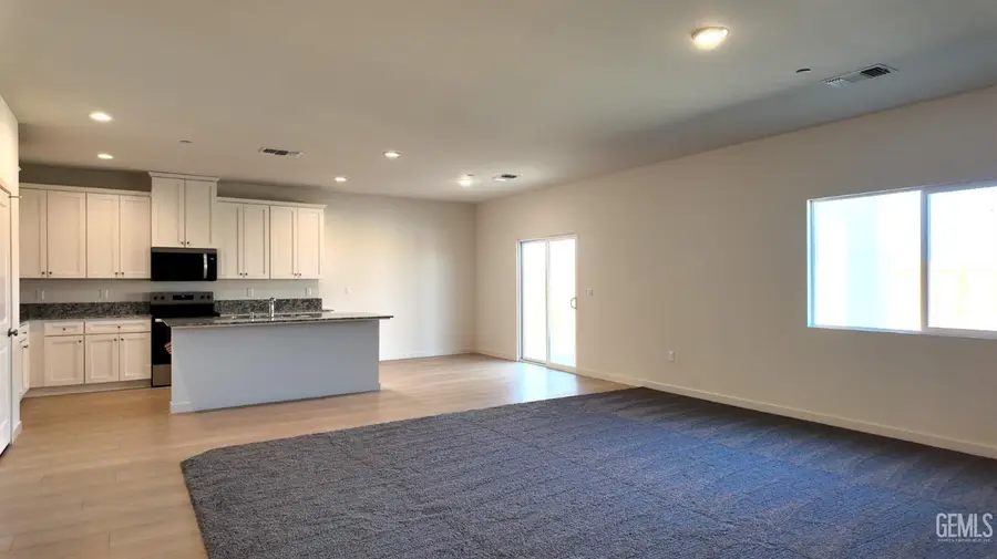 1500 HOBBS LANE, Bakersfield, CA 93307 - #3