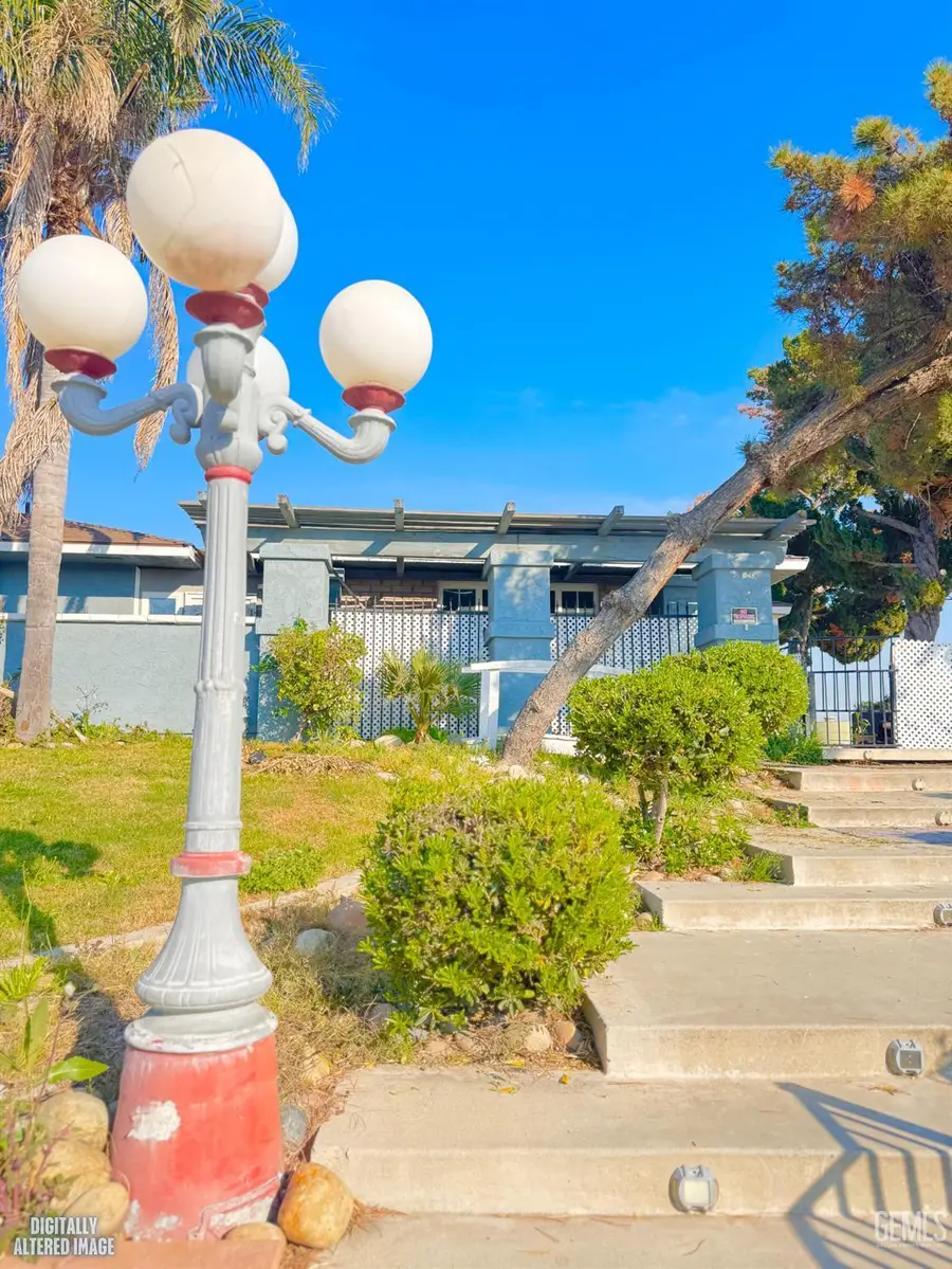 2708 COLLEGE AVE, Bakersfield, CA 93306 - #3