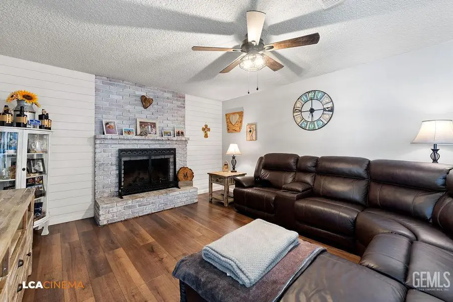 4608 PINECASTLE AVENUE, Bakersfield, CA 93313 - #3