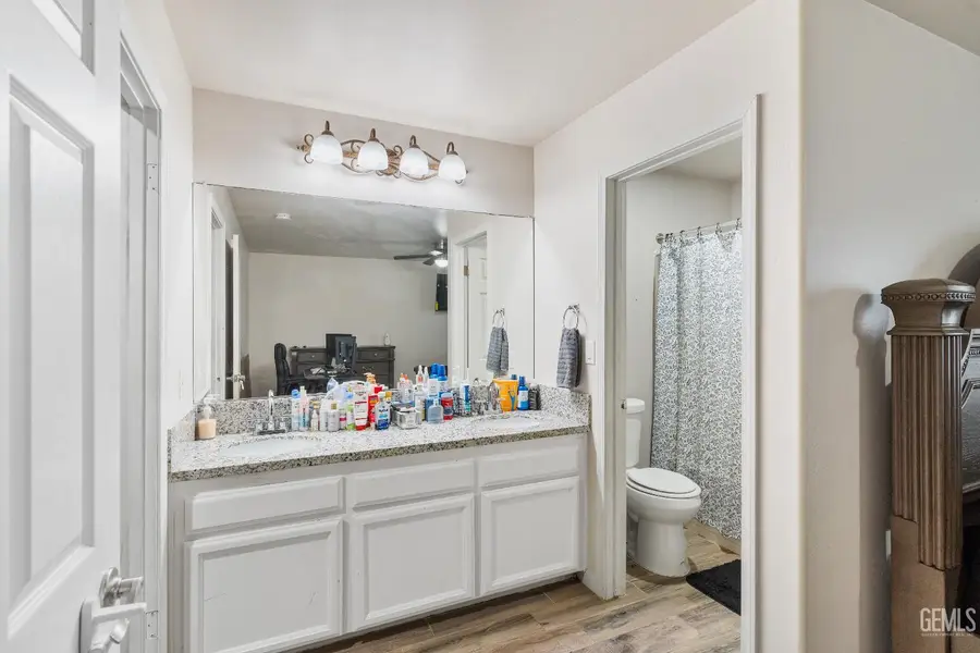 421 CHRIS AVENUE, Shafter, CA 93263 - #2