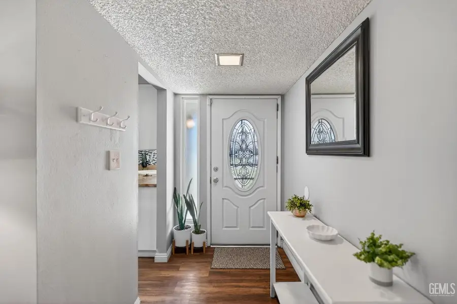 9024 BUTTERNUT AVENUE, Bakersfield, CA 93306 - #3