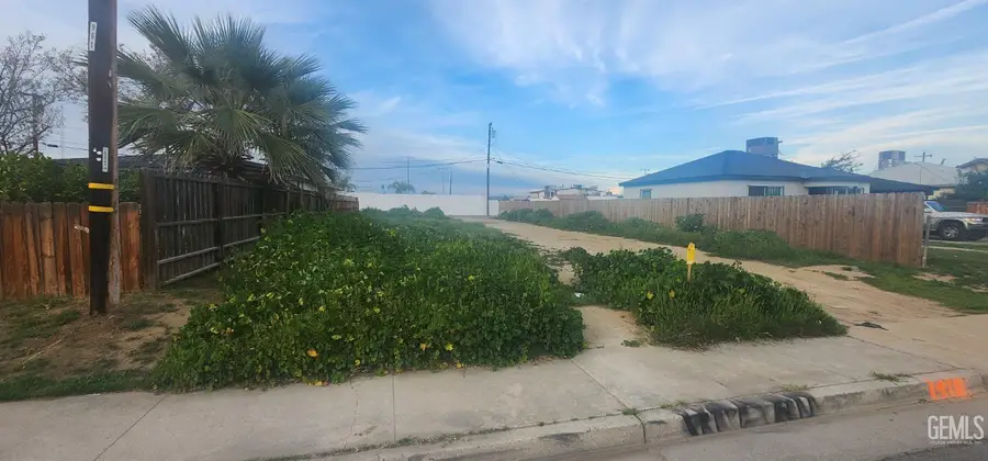 1910 HARPER STREET, Bakersfield, CA 93307 - #3