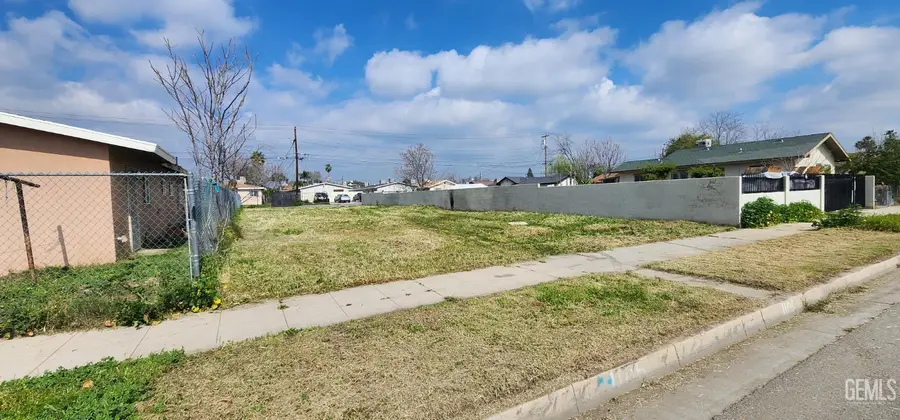 1106 KENTUCKY STREET, Bakersfield, CA 93305 - #3