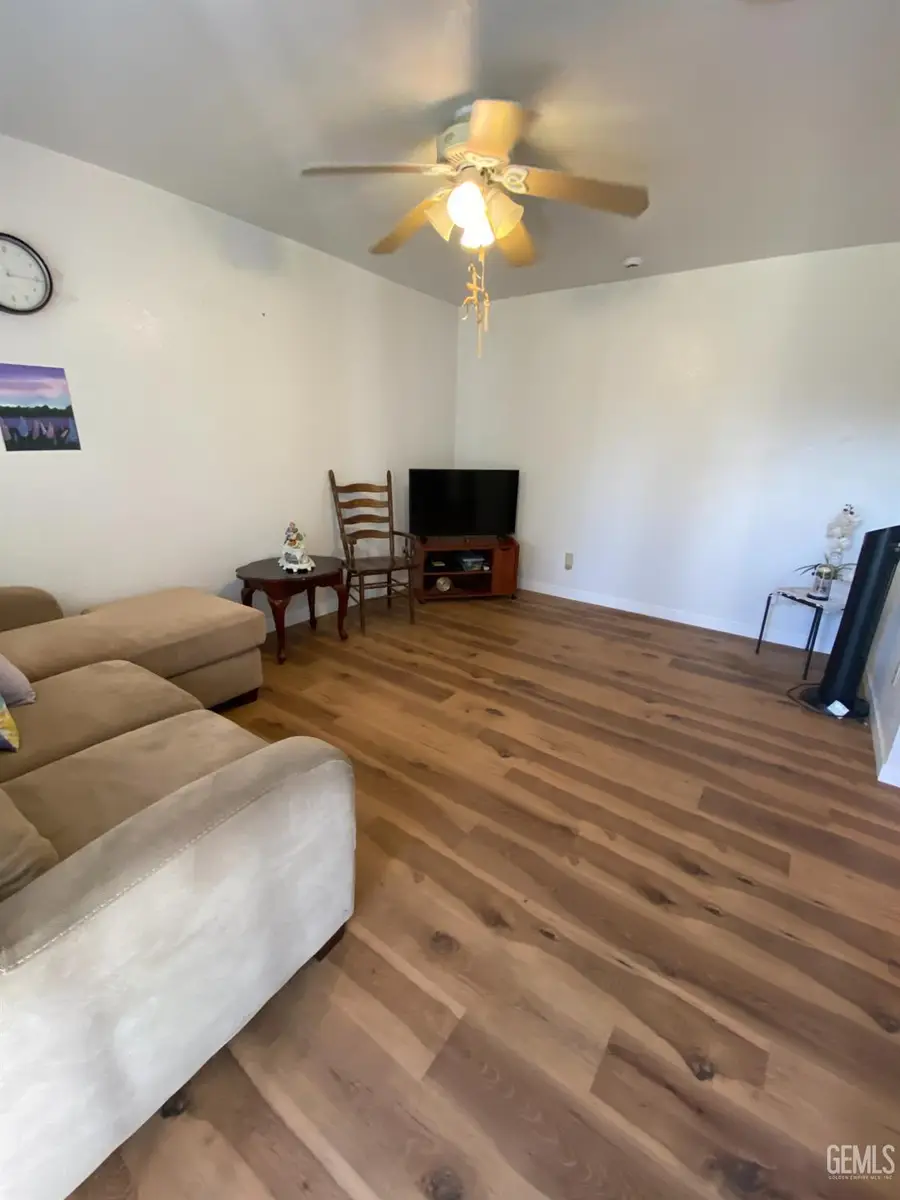464 W LINCOLN AVENUE, Earlimart, CA 93219 - #2